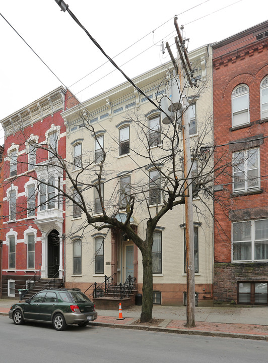 148 Lancaster St in Albany, NY - Building Photo