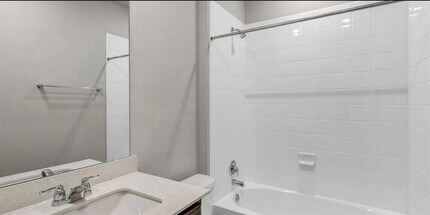 400 Barton Creek Ln in Hutto, TX - Building Photo - Building Photo