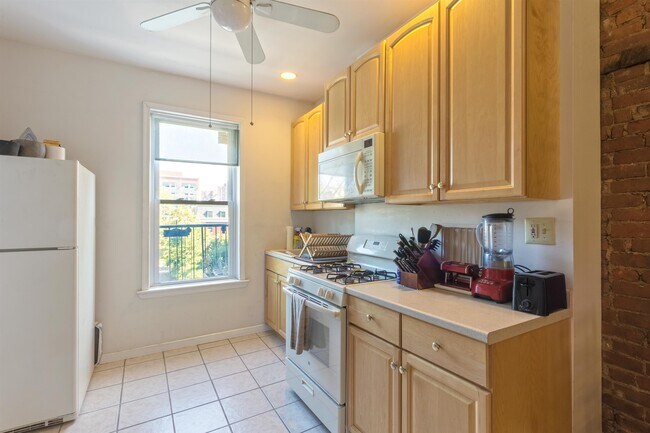 294 Pavonia Ave in Jersey City, NJ - Building Photo - Building Photo