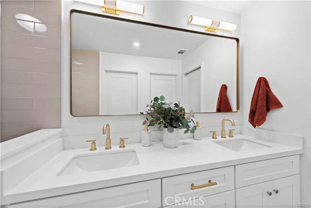 23795 Avenida Columbia in Mission Viejo, CA - Building Photo - Building Photo