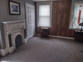 2719 Larkins Way, Unit Apartment 2 in Pittsburgh, PA - Building Photo - Building Photo