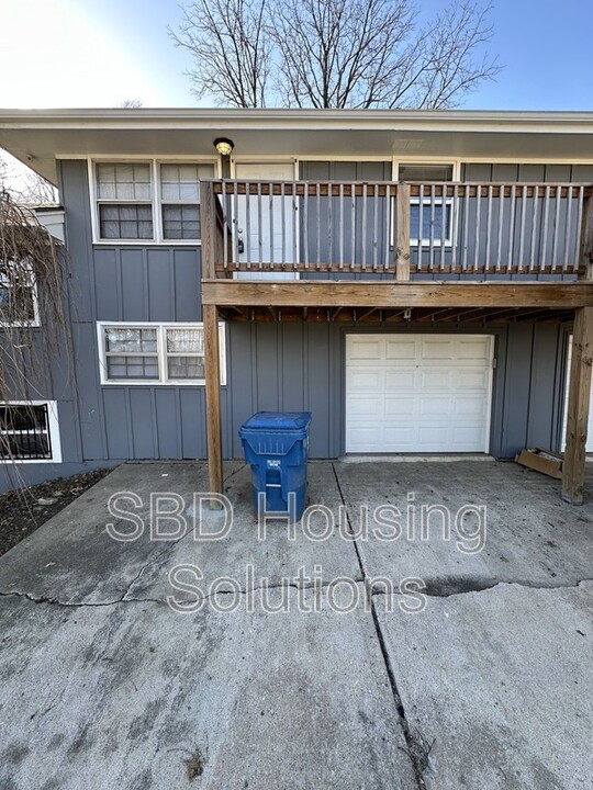 407 S Forest Ave in Sugar Creek, MO - Foto de edificio