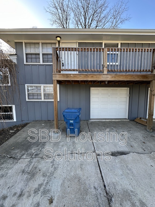 property at 403 S Forest Ave