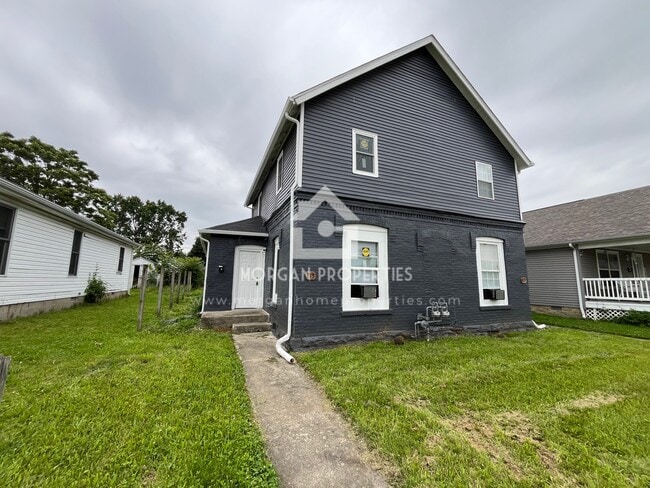 property at 815 W 11th St