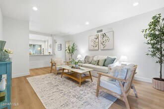 15103 Village 15 in Camarillo, CA - Building Photo - Building Photo