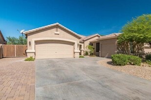 32810 N 40th Pl in Cave Creek, AZ - Building Photo