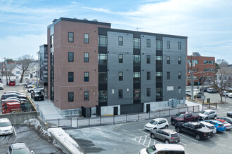 21 Summer St in Natick, MA - Building Photo - Building Photo