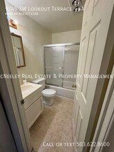 9745 SW Lookout Terrace in Beaverton, OR - Building Photo - Building Photo