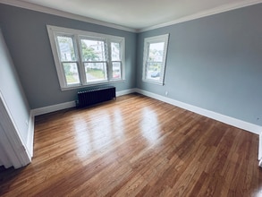 14 Proctor Rd in Manchester, CT - Foto de edificio - Building Photo