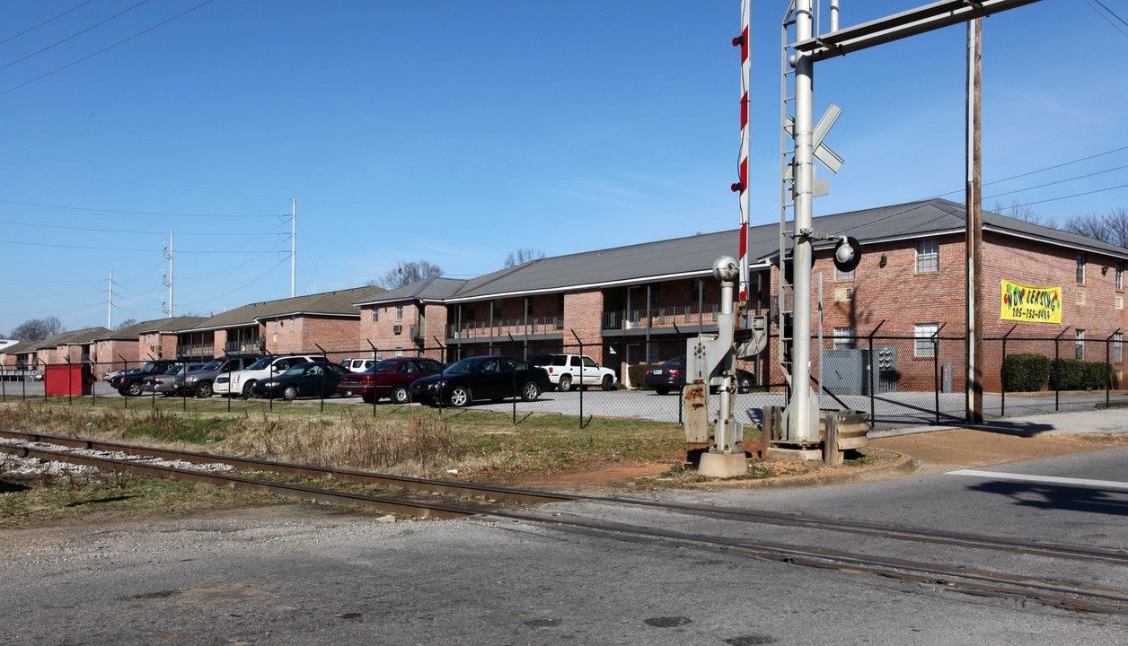 Sherrill Plaza in Tuscaloosa, AL - Building Photo