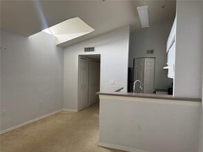 2302 Mid Town Terrace in Orlando, FL - Foto de edificio - Building Photo