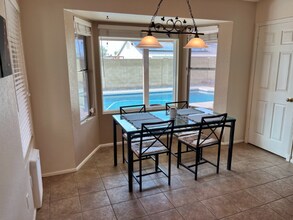 18844 N 40th Pl in Phoenix, AZ - Foto de edificio - Building Photo