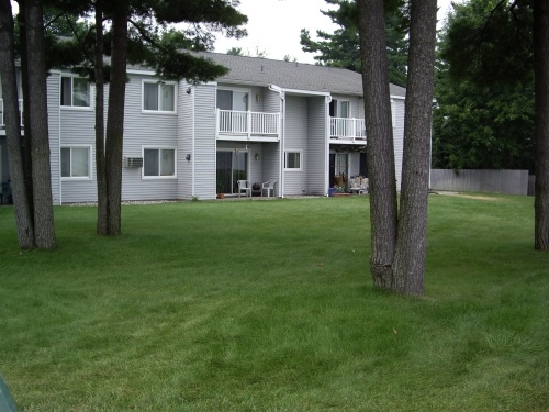 Huron Beach Apartments in Oscoda, MI - Foto de edificio - Building Photo