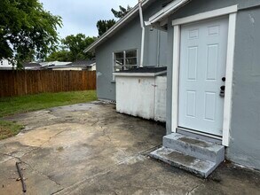 605 Center Ave in Holly Hill, FL - Building Photo - Building Photo