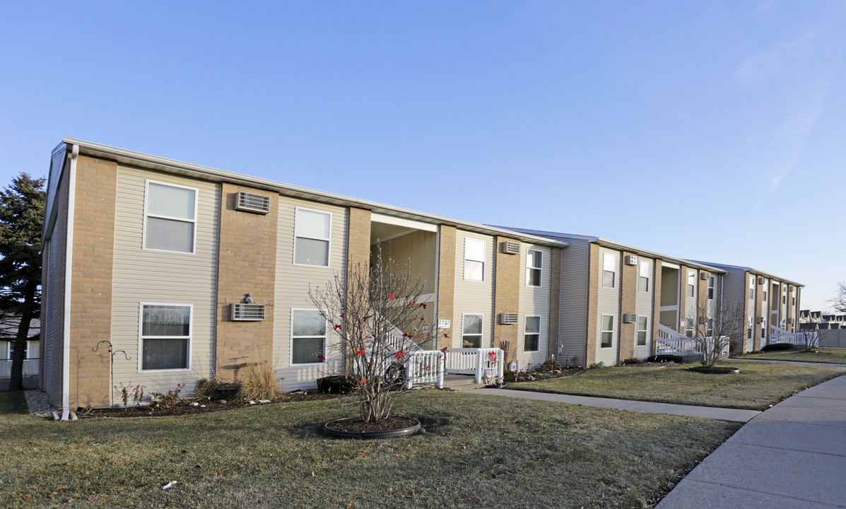 Gracefield Apartments in Ottawa, IL - Building Photo