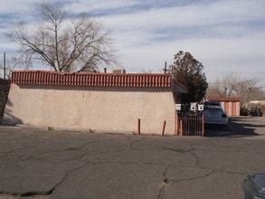 317 Texas St NE in Albuquerque, NM - Building Photo - Building Photo