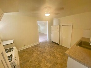 2412 S 17th St in Lincoln, NE - Building Photo - Building Photo