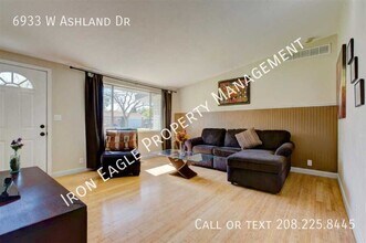 6933 W Ashland Dr in Boise, ID - Building Photo - Building Photo