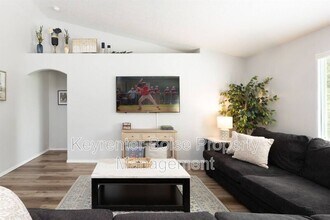 879 N Traquair Pl in Meridian, ID - Building Photo - Building Photo