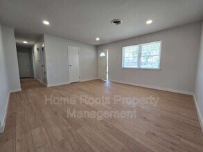 1309 W Beech Dr in Rogers, AR - Building Photo - Building Photo