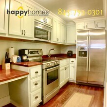 251 Meeting St in Charleston, SC - Building Photo - Building Photo