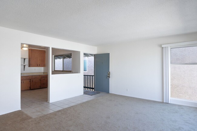 137 Simi Ave in Oxnard, CA - Building Photo - Building Photo