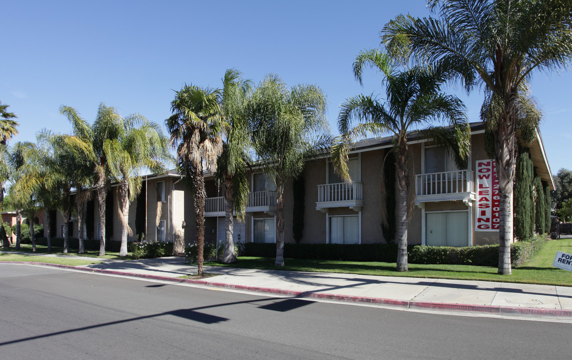 Palm Court in Riverside, CA - Foto de edificio