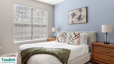 100 Peyton Pl SW, Unit 4202 in Atlanta, GA - Foto de edificio - Building Photo