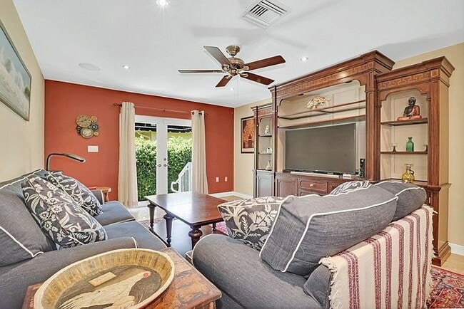 property at 525 Loretto Ave