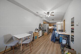 844 N Wood St, Unit G in Chicago, IL - Building Photo - Building Photo