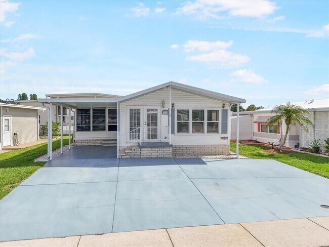 35045 Cynthia Ave in Zephyrhills, FL - Building Photo - Building Photo