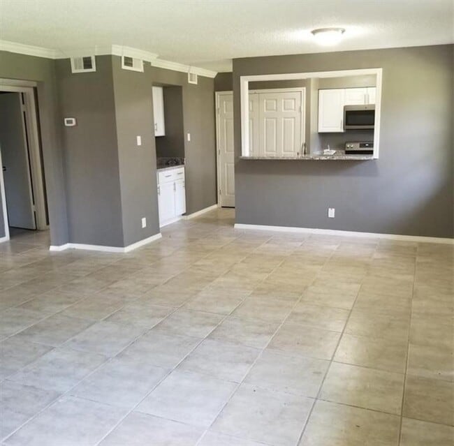 5636 Birchmont Dr in Houston, TX - Building Photo - Building Photo