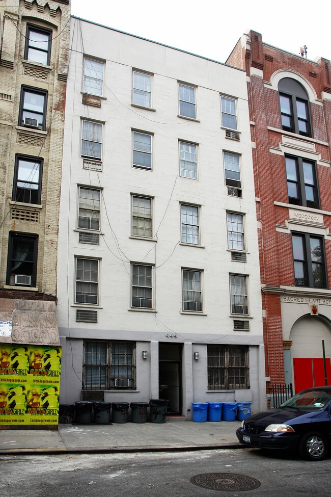 444 W 52nd St in New York, NY - Building Photo - Building Photo