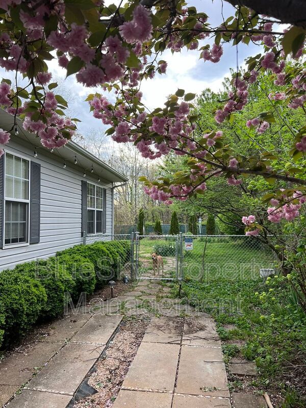 property at 504 9th St SW