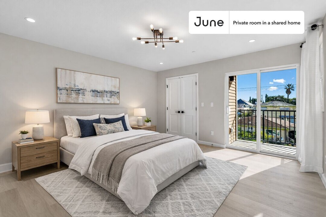 Room in Shared 5 bed/5 bath home, Unit D in Los Angeles, CA - Foto de edificio