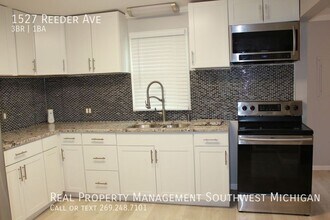 1527 Reeder Ave in Benton Harbor, MI - Building Photo - Building Photo