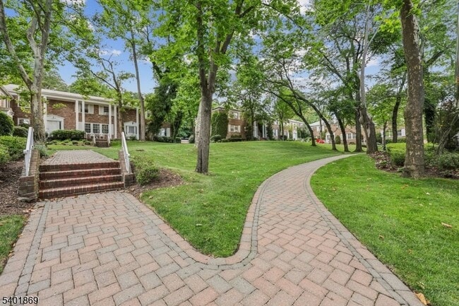 12 S Mountain Ave in Montclair, NJ - Building Photo - Building Photo