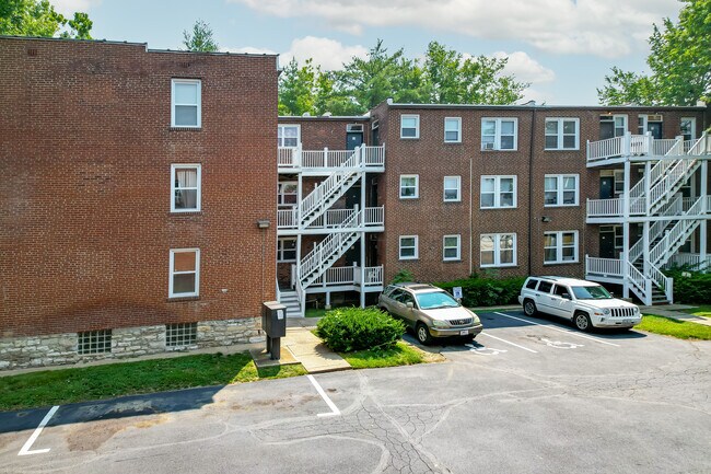 Chamberlain Apartments in St. Louis, MO - Building Photo - Building Photo