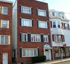 449 Sunbury St Apartments