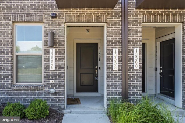 13558 Innovation Station Lp in Herndon, VA - Building Photo - Building Photo