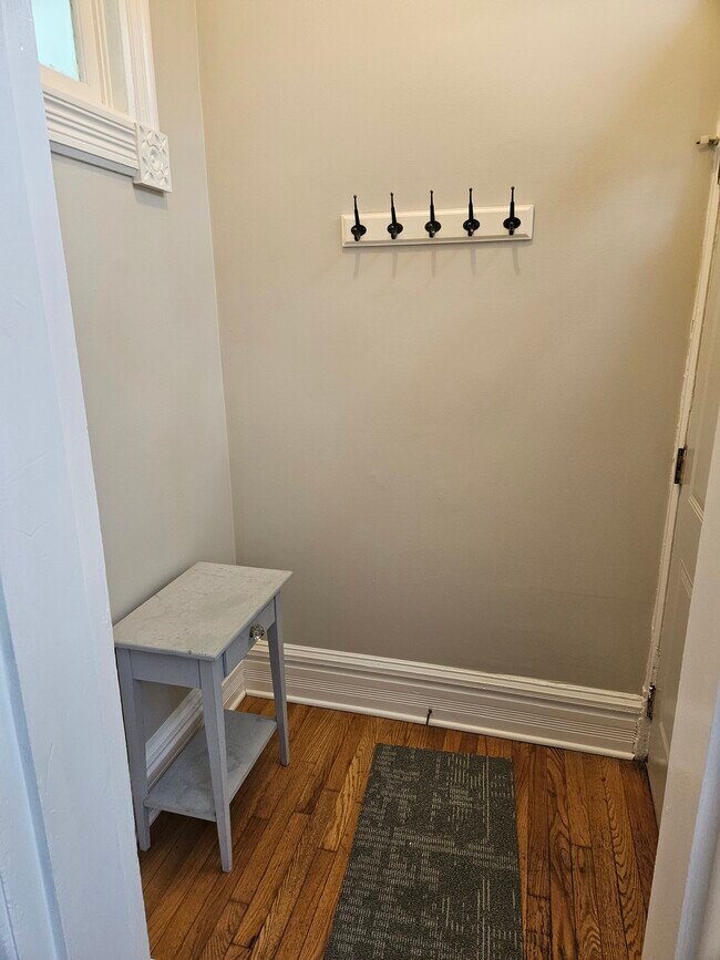 3249 N Lakewood Ave, Unit Unit 1 in Chicago, IL - Building Photo - Building Photo