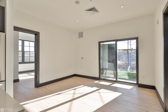 41 Larry Holmes Dr in Easton, PA - Building Photo - Building Photo