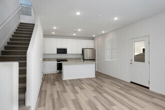 40394 Via Olorosso in Temecula, CA - Building Photo - Building Photo