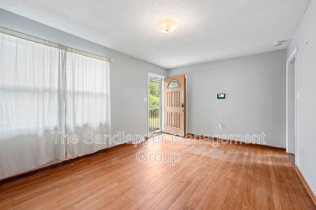 7673 Barclay Ave in North Charleston, SC - Building Photo - Building Photo