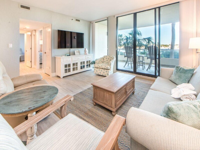 100 Gulf Shore Dr in Destin, FL - Building Photo