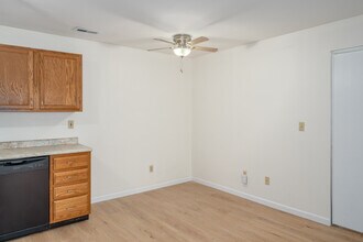 Hidden Oaks Apartments in Peoria, IL - Foto de edificio - Interior Photo