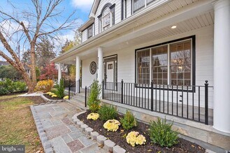 3336 Jones Bridge Ct in Chevy Chase, MD - Building Photo - Building Photo
