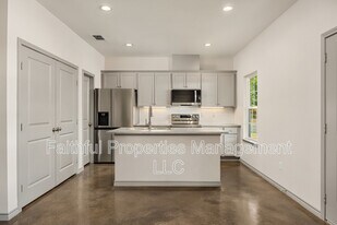 21579 County Rd 2138 in Troup, TX - Building Photo