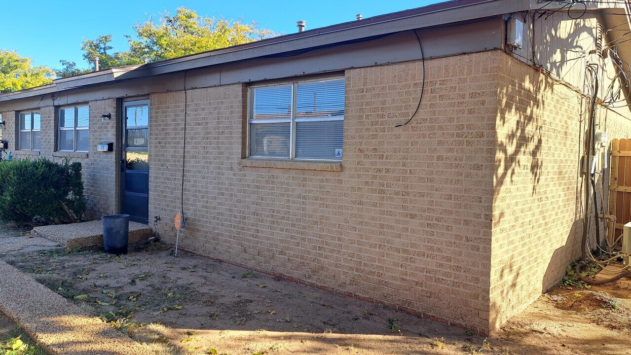 3404 Elkhart Ave in Lubbock, TX - Building Photo