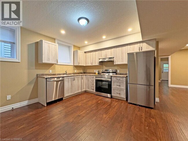 343 Marlborough St in Brantford, ON - Building Photo - Building Photo